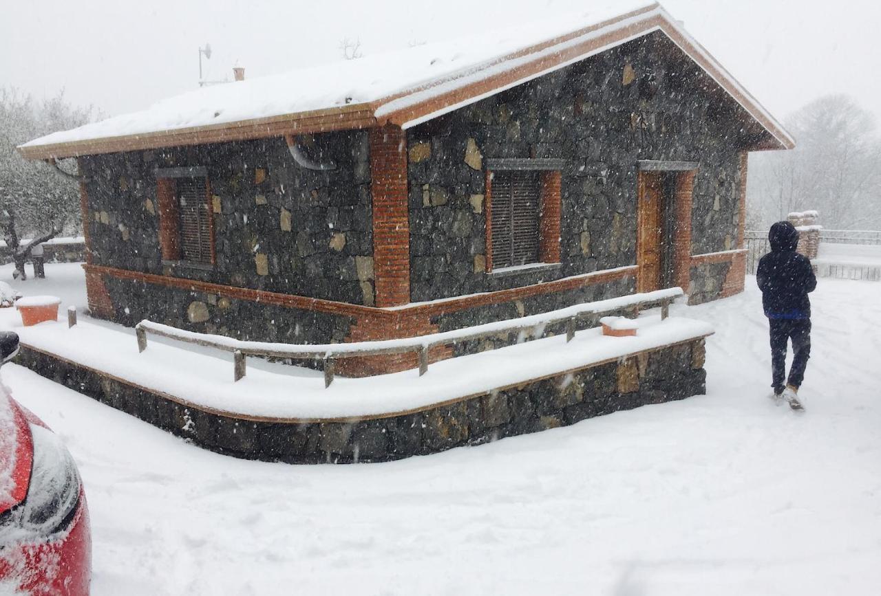 Casa Monte Etna Maletto ภายนอก รูปภาพ