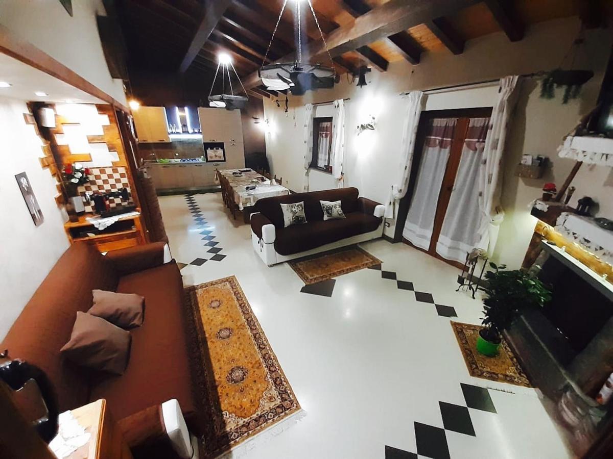 Casa Monte Etna Maletto ภายนอก รูปภาพ