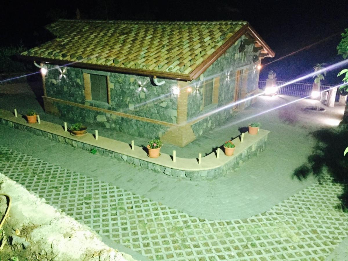 Casa Monte Etna Maletto ภายนอก รูปภาพ