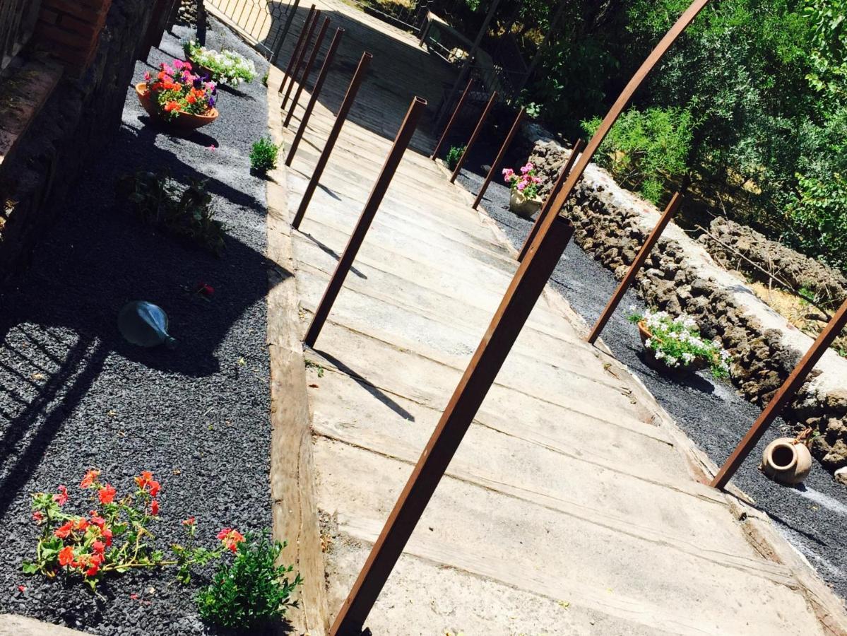 Casa Monte Etna Maletto ภายนอก รูปภาพ