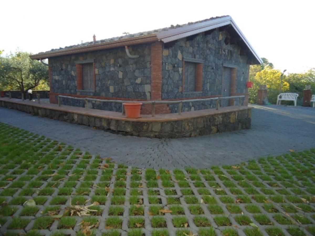 Casa Monte Etna Maletto ภายนอก รูปภาพ