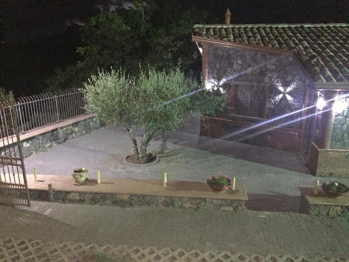 Casa Monte Etna Maletto ภายนอก รูปภาพ